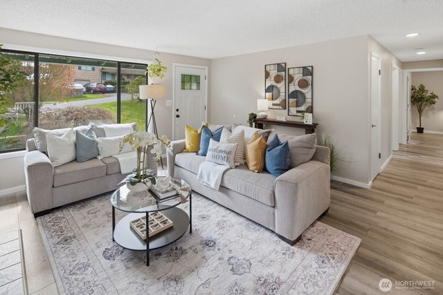 19105 18th Avenue W, Lynnwood, WA 98036