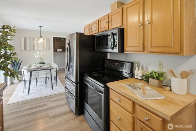 19105 18th Avenue W, Lynnwood, WA 98036