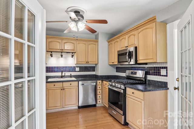5 Belmont Avenue, Asheville, NC 28806