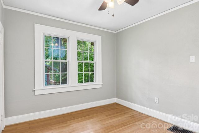 5 Belmont Avenue, Asheville, NC 28806