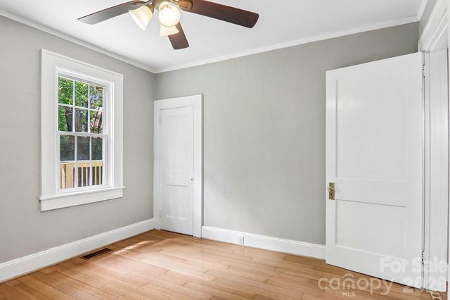 5 Belmont Avenue, Asheville, NC 28806