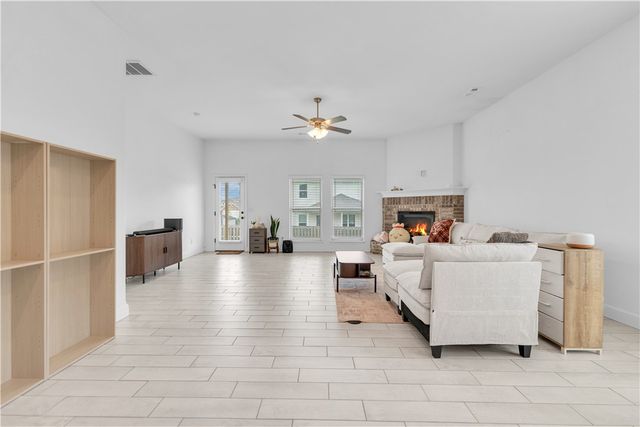 2413 England Lane, Pea Ridge, AR 72751