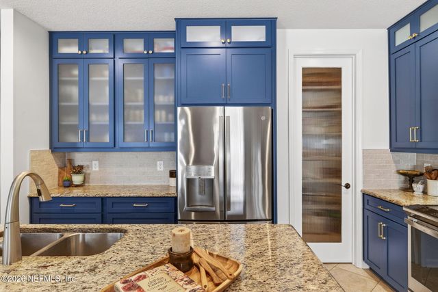 7088 CRISPIN COVE Drive, Jacksonville, FL 32258