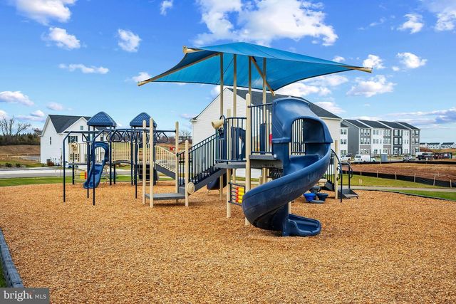 409 ECLIPSE ST, Charles Town, WV 25414