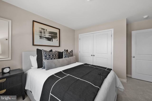 409 ECLIPSE ST, Charles Town, WV 25414