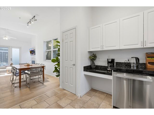729 Se FAIRWINDS Loop, Vancouver, WA 98661