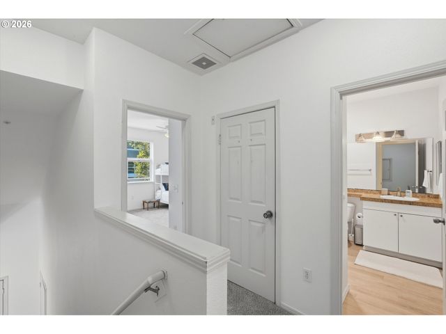 729 Se FAIRWINDS Loop, Vancouver, WA 98661