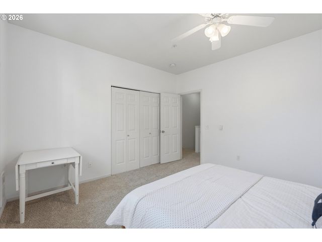 729 Se FAIRWINDS Loop, Vancouver, WA 98661