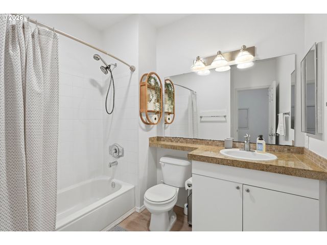 729 Se FAIRWINDS Loop, Vancouver, WA 98661