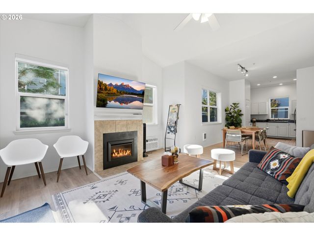 729 Se FAIRWINDS Loop, Vancouver, WA 98661