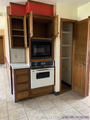 6416 S 111th East Avenue, Tulsa, OK 74133