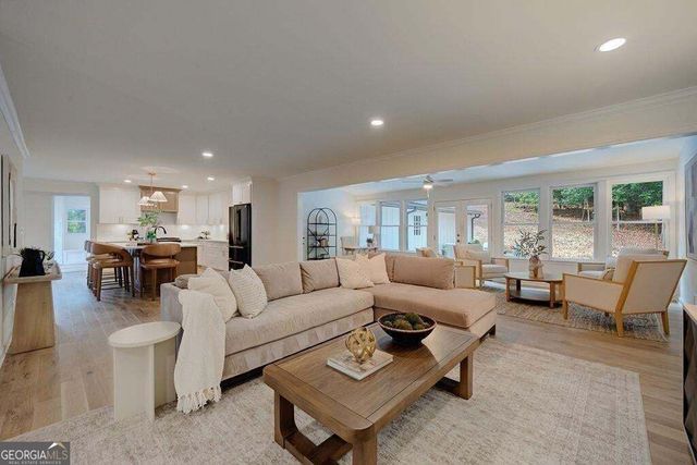 820 Oakhaven Drive, Roswell, GA 30075