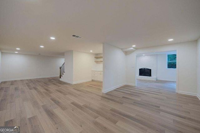 820 Oakhaven Drive, Roswell, GA 30075