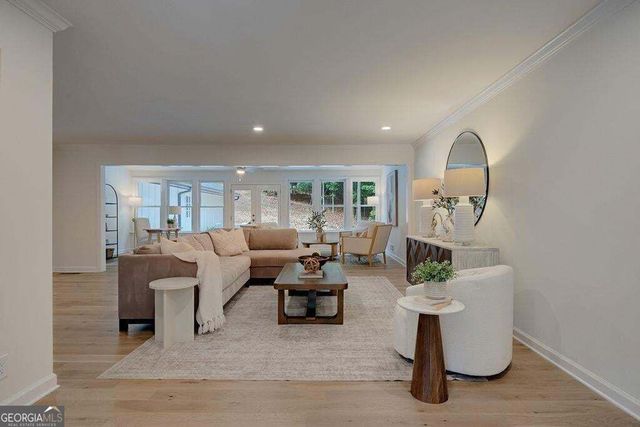 820 Oakhaven Drive, Roswell, GA 30075