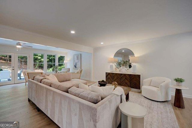 820 Oakhaven Drive, Roswell, GA 30075