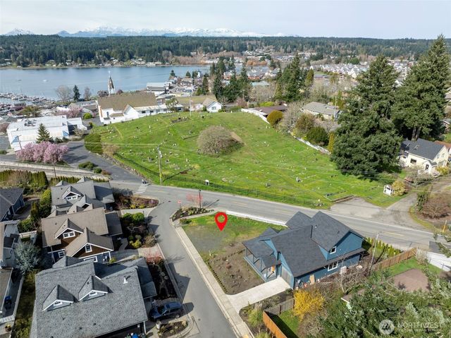 515 Antonson Lane NE, Poulsbo, WA 98370