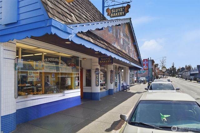 515 Antonson Lane NE, Poulsbo, WA 98370