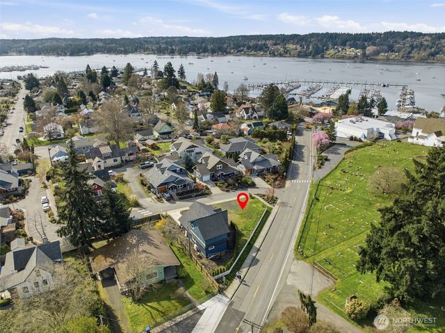 515 Antonson Lane NE, Poulsbo, WA 98370