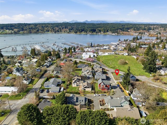 515 Antonson Lane NE, Poulsbo, WA 98370