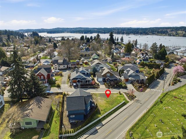 515 Antonson Lane NE, Poulsbo, WA 98370