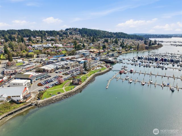 515 Antonson Lane NE, Poulsbo, WA 98370