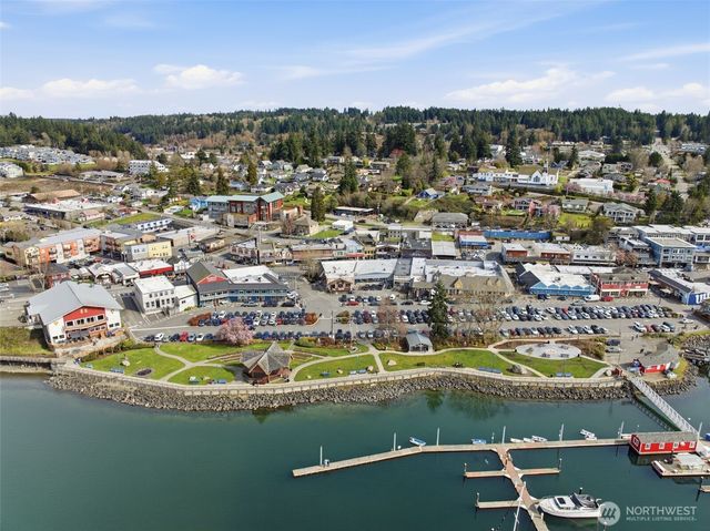 515 Antonson Lane NE, Poulsbo, WA 98370