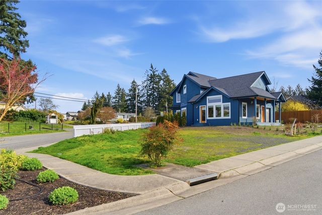 515 Antonson Lane NE, Poulsbo, WA 98370