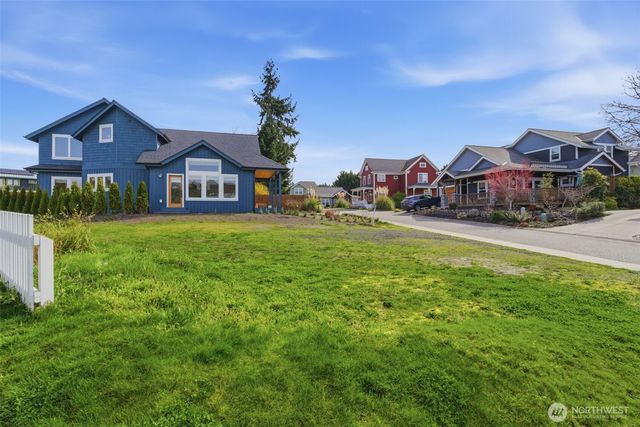 515 Antonson Lane NE, Poulsbo, WA 98370