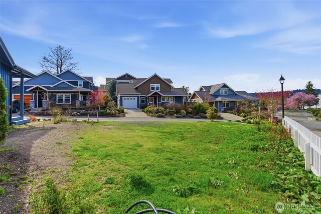 515 Antonson Lane NE, Poulsbo, WA 98370