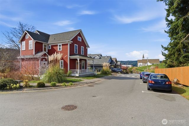 515 Antonson Lane NE, Poulsbo, WA 98370