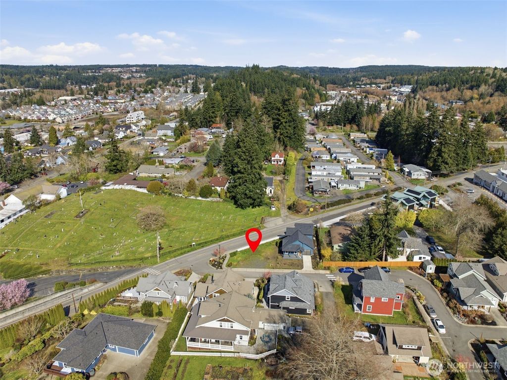 515 Antonson Lane NE, Poulsbo, WA 98370