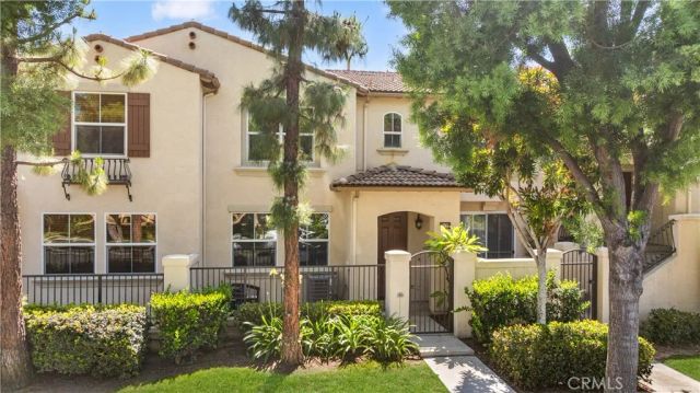 76 Trailing Vine, Irvine, CA 92602