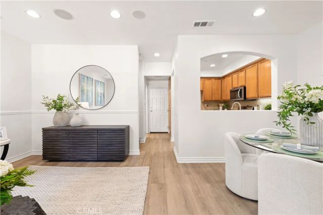 76 Trailing Vine, Irvine, CA 92602