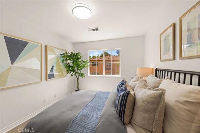 76 Trailing Vine, Irvine, CA 92602