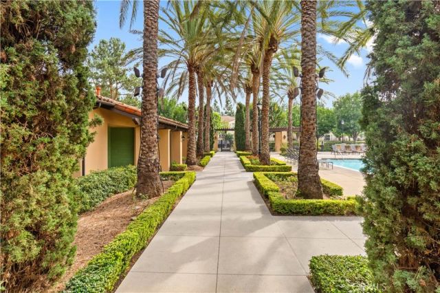 76 Trailing Vine, Irvine, CA 92602