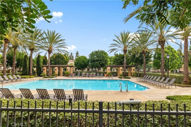 76 Trailing Vine, Irvine, CA 92602