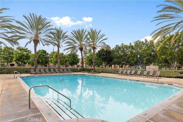 76 Trailing Vine, Irvine, CA 92602