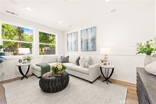 76 Trailing Vine, Irvine, CA 92602