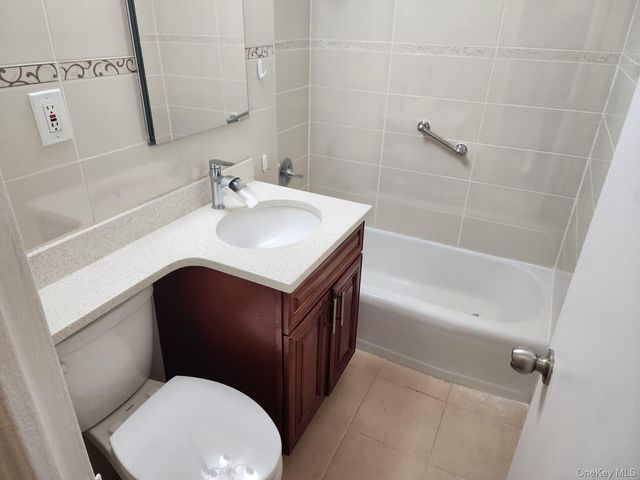 61-45 98th Street 8G, Rego Park, NY 11374