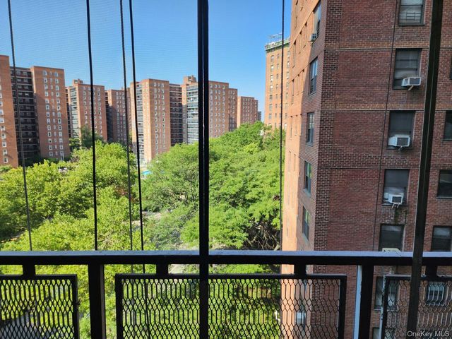 61-45 98th Street 8G, Rego Park, NY 11374