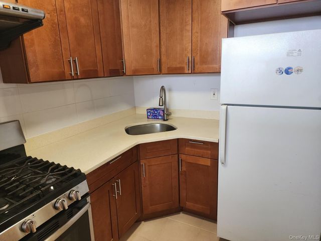 61-45 98th Street 8G, Rego Park, NY 11374