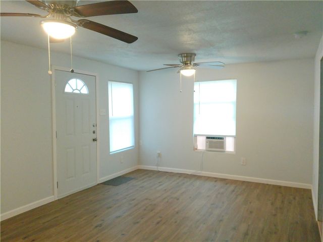 225 Watson St, Corpus Christi, TX 78415