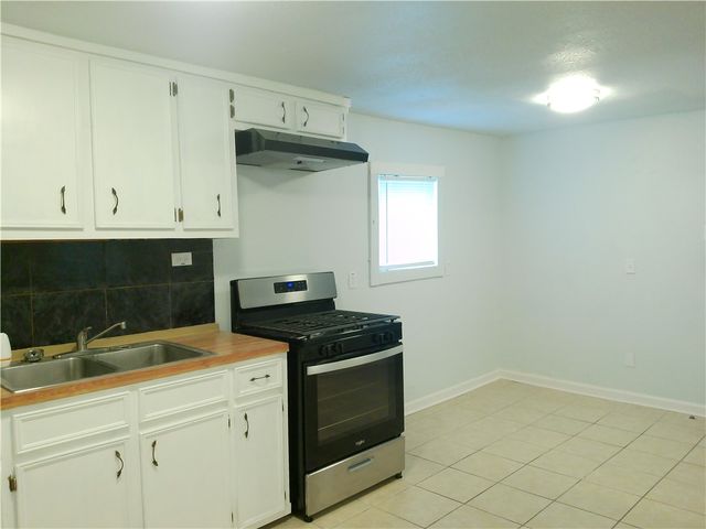 225 Watson St, Corpus Christi, TX 78415
