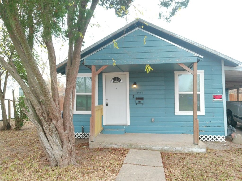 225 Watson St, Corpus Christi, TX 78415
