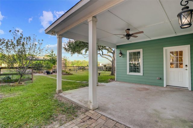 2075 Lomax School Road, La Porte, TX 77571