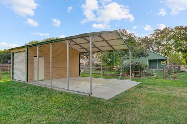 2075 Lomax School Road, La Porte, TX 77571