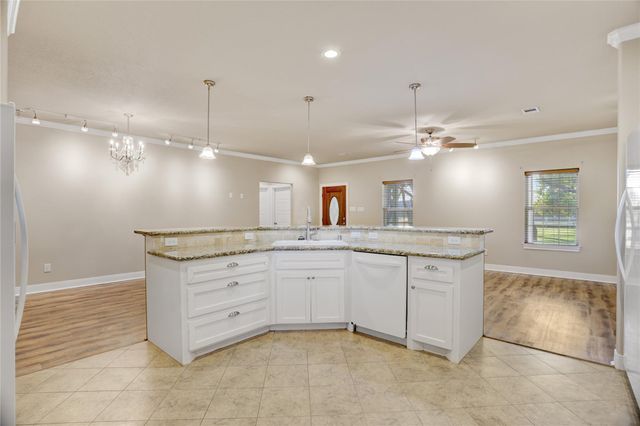 2075 Lomax School Road, La Porte, TX 77571