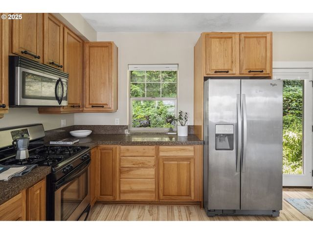 9243 Nw GERMANTOWN Rd, Portland, OR 97231