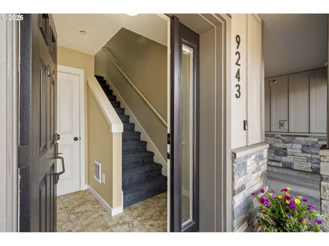 9243 Nw GERMANTOWN Rd, Portland, OR 97231