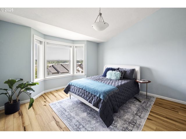 9243 Nw GERMANTOWN Rd, Portland, OR 97231